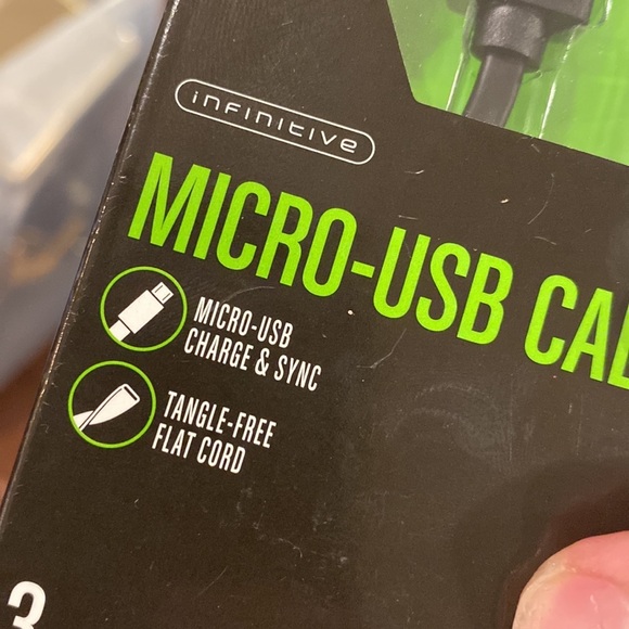 Micro-USB 3ft cable in black tangle-free flat cable​​ - Picture 5 of 5